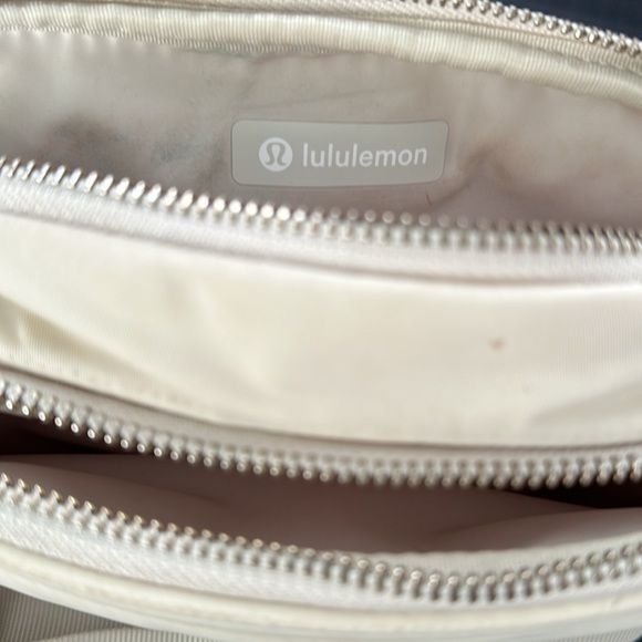 Lululemon Crossbody Camera Bag - Picture 4 of 5